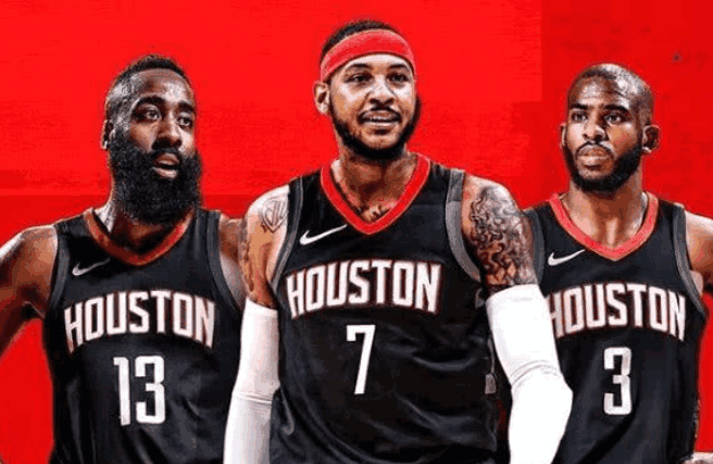 安东内拉偶遇网红街头采访：你是做什么工作的（安东内拉街头巧遇网红采访，被问从事何职）