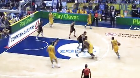 拉比奥时隔660天在意甲破门，且对阵双方主帅相同（拉比奥660天后再度意甲破门，双方主帅未变）