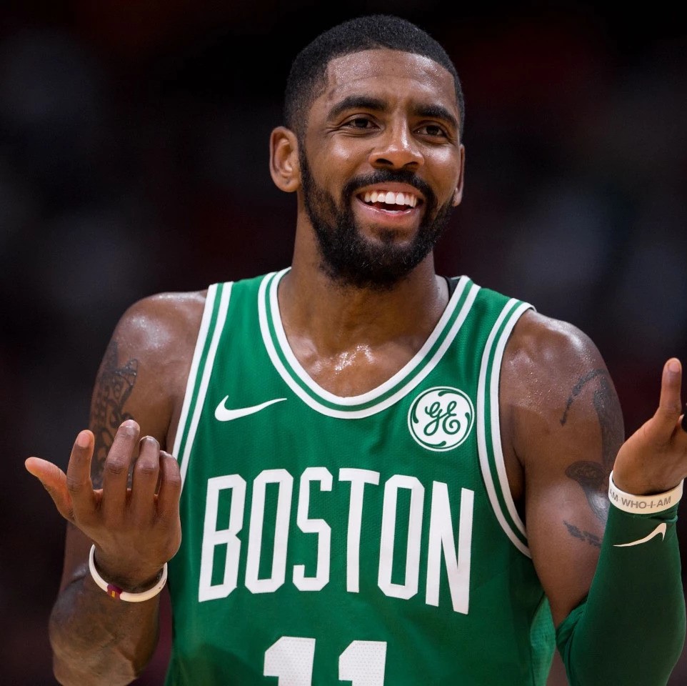 记者：韩鹏仍是泰山主帅，但俱乐部需要找个名义上的“主帅”（记者称韩鹏仍掌泰山帅印，俱乐部或另觅挂名主帅）