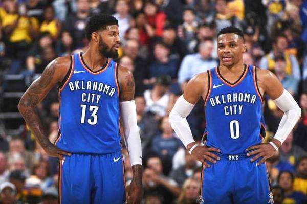 电讯报：萨拉赫吸引多家沙特俱乐部关注，预计下个月正式报价（电讯报：多家沙特球队有意萨拉赫，预计下月递交正式报价）